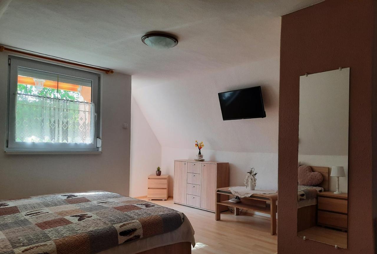 Dora Apartmanhaz Zalakaros Luaran gambar